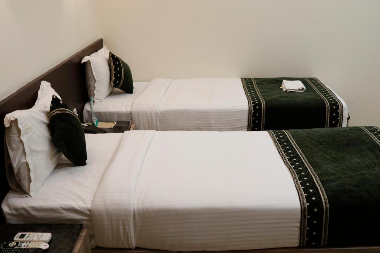 The Myriad Hotel 바얀다르 외부 사진